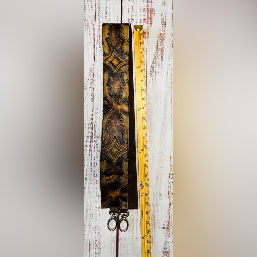 Crimson Willow Axis Hide Bag - Picture 6 of 10